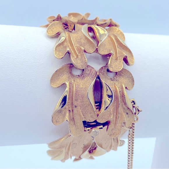 1950s Francois Coro Gold Plated Satin Finish Bracelet With Wide Textured Links - Picture 2 of 9